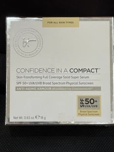 IT COSMETICS Confidence in a Compact DEEP Full Coverage Solid Serum Foundation - Picture 1 of 7