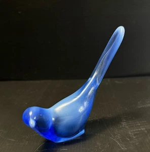 Vintage FENTON Blue Opalescent Art Glass Bird Of Happiness Figurine - Picture 1 of 6