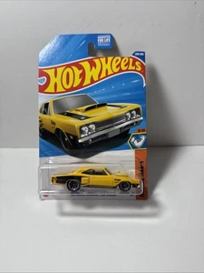 Hot Wheels Muscle Mania 5/10 '69 Dodge Coronet Superbee 208/250 gelb - Bild 1 von 3