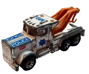 Matchbox 1981 Peterbilt SFPD Police M9 Tow Truck White - Picture 1 of 7