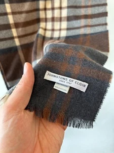 Sciarpa Johnstons Of Elgin Made Scotland - Foto 1 di 3