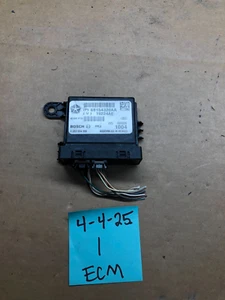 DAMAGE 2013-2014 Dodge Challenger RT park assist module control unit 68154320AA - Bild 1 von 8