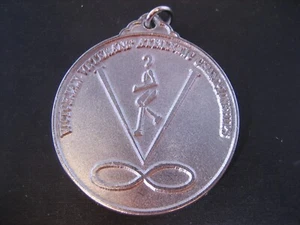 VICTORIAN VETERANS ATHLETIC CHAMPIONSHIPS 24 HOUR TRACK RACE BADGE / MEDAL - Picture 1 of 3