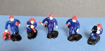 Lot 5 Figurines plastique Pompiers USA sur Socle H 4.5 cm - Photo 1/2