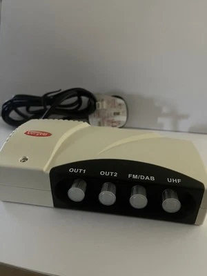 Labgear 2 Way Ariel Amplifier With F Plug Connections. - Image 1 of 2