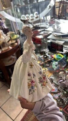 Signed by Michael Doulton Royal Doulton HN2468 Diana Figurine 8" Tall - Image 1 of 3