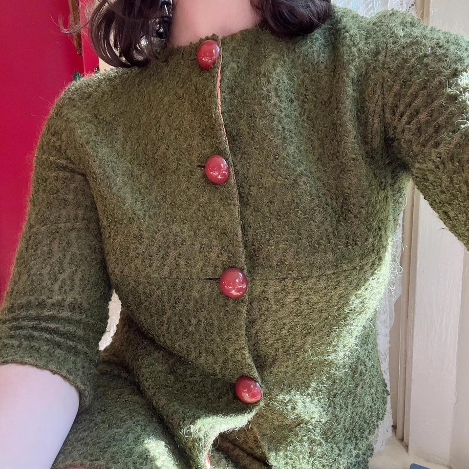 Vintage 1960s Loopy Olive Green Wool Large Amber Buttons Skirt Suit Size XS - Image 1 of 4