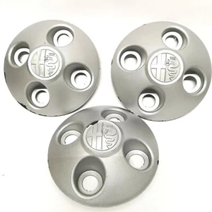 Set di 3 borchie ruote coprimozzo copribulloni plastica Alfa Romeo Giulietta77-  - Imagen 1 de 4
