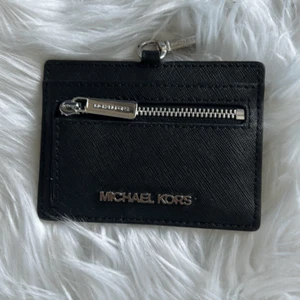 Michael Kors jet set charm small leather id lanyard silver and black - Picture 1 of 4