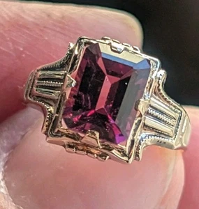 ART DECO OSTBY BARTON 10K YELLOW GOLD PURPLE GARNET DAINTY RING ~ Sz. 5 - Picture 1 of 5