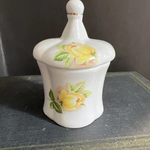 Vintage gelbe Rose Porzellan Schmuckschatulle gewellte Form mit Turmknopf auf Deckel 3,5" - Bild 1 von 7