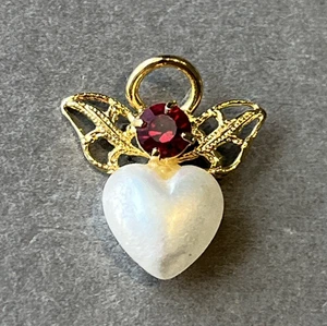 Vintage Kunstperlen Herz Schutzengel Anstecknadel rot Strass goldfarben Metall - Bild 1 von 9