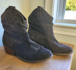 Women's Size 7-1/2 Ankle Boots Suede Low Heel comfortably distressed - Picture 1 of 6