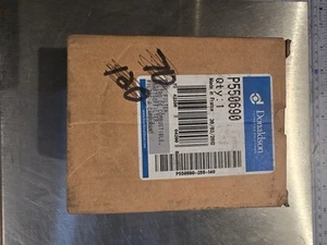 NEW Genuine Donaldson P550690 Fuel Filter - Picture 1 of 3