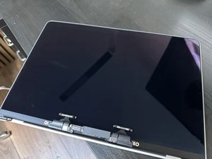 Komplett LCD LED Display Einheit für Apple MacBook Pro Retina 13 A2338 2020-2022 - Bild 1 von 3