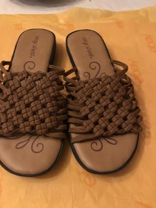 Womens Easy Street Brown Sandals Size 6.5 New - Picture 1 of 5