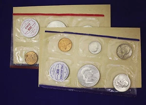 1960 Mint Set. Complete and original. 10 coins Both "P" & "D" - Picture 1 of 4