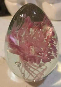 Signed VINES "01 Hand-Blown Glass Egg Paperweight - Mt St Helens Ash Pink Flower - Picture 1 of 7