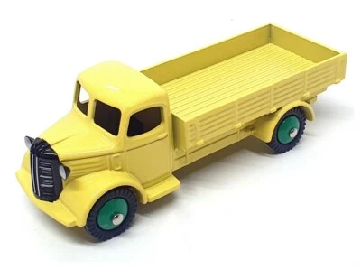 Atlas Editions Dinky Toys 412 - Austin Wagon - Yellow - Image 1 of 4