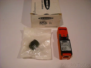 New Banner Standard In-line Limit Switch w/ Multi Pos. Actuator, SI-LS100SF - Picture 1 of 3