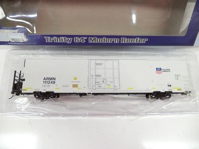 BLMA Ho 52010 Trinity 64' Reefer, Union Pacific 111249 - Image 1 of 2