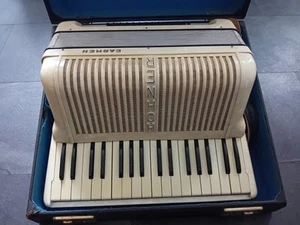 Hohner Akkordeon Carmen Perlmut Elfenbein 50/60ziger Jahre mit Koffer - Bild 1 von 9