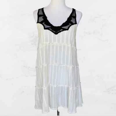 Top Millennium 100 % algodón arrugado con volantes y encaje Foto 1 de 4