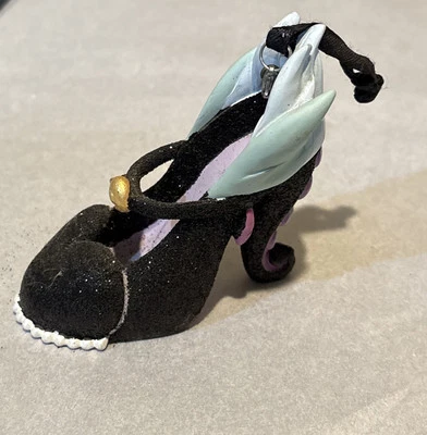 Zapato de pasarela de los parques de Disney Ursula Villian adorno de Navidad tacón alto retirado difícil de encontrar Foto 1 de 4