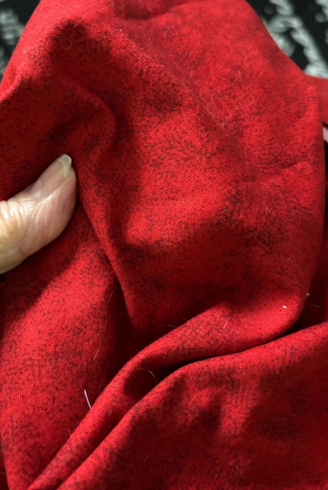 Vtg  2 Yd DEBBIE MUMM Dark Red FABRIC Safe Harbor SOUTH SEAS Texture PRINT Quilt - Image 1 of 4