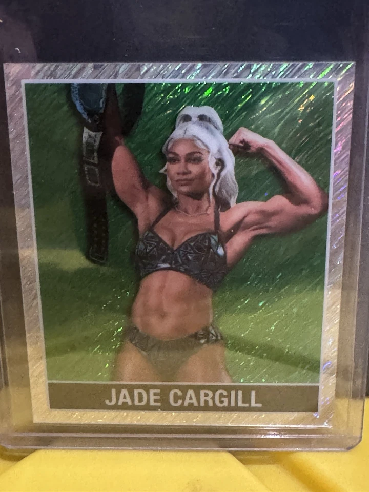 2025 年全国 15 叶周年纪念卡 JADE CARGILL 1/6 绿色闪亮 — 第 1/1 张图片