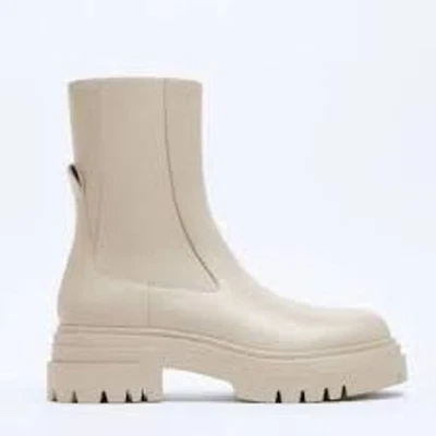 Botas Chelsea de combate de cuero con suela sin cordones Zara color crudo Foto 1 de 4