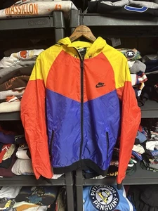 Moderne Nike Windbreaker Full Zip Jacke Größe S - Bild 1 von 3