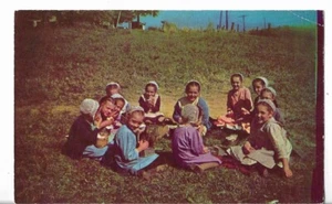 Postal de colección - Niños escolares Amish cerca de Springs en el condado de Somerset, Pensilvania - Imagen 1 de 2