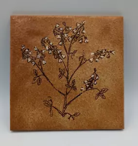6 Zoll Vintage San Giuseppe Blumenkunst Keramik Fliese Italien braun weiß Blumen MidMod - Bild 1 von 5