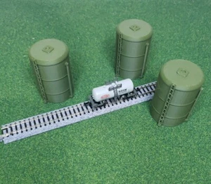 N scala 1/160 confezione da 3 serbatoi olio/deposito VERDE ESERCITO per layout SPEDIZIONE GRATUITA - Foto 1 di 4
