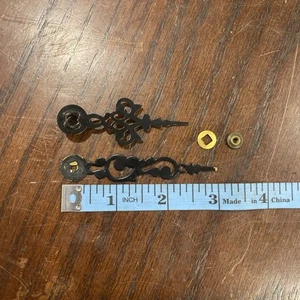 Vintage Paar glänzende schwarze Uhrzeiger mit Gewindemutter 3” & 2 1/2” - Bild 1 von 8