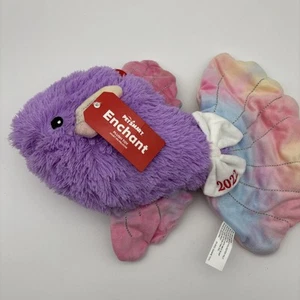 Petsmart Hundespielzeug Plüsch Quietscher ENCHANT the Fish Lila Tie Dyed 2022 Neu mit Etikett - Bild 1 von 4