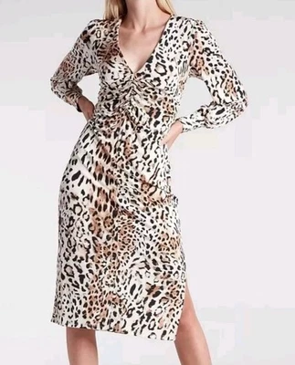 Vestido ceñido al cuerpo expreso leopardo fruncido talla LG satinado sexy abertura estampado animal midi Foto 1 de 4