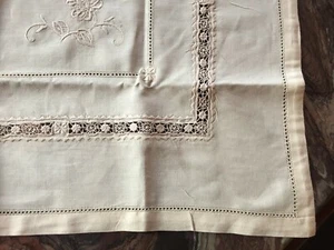 Mitteldecke, 80 x 80, dezent, Spitze und Hohlsaum - Bild 1 von 5