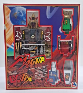 DYNAMAN PLASTIC ROBOT BATTERY OPERATED MAGNA BOTIX VINTAGE '80 NEW IN BOX - Picture 1 of 11