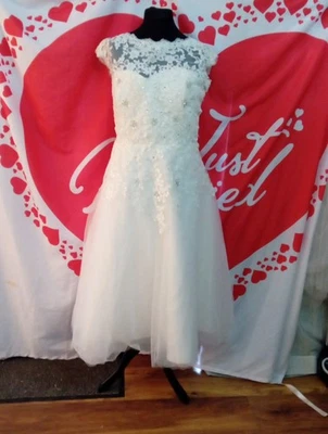 Wedding dress size 24 ivory short lace/tulle JJ's House see measurement chart, R - Image 1 of 4