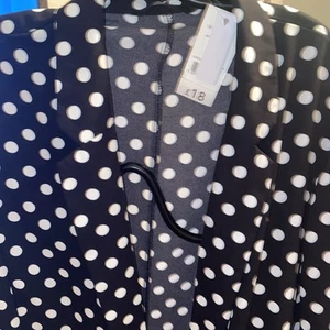 George pretty black and white spotted longer length blouse - Picture 1 of 4
