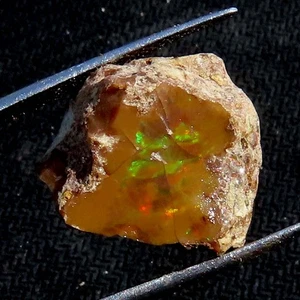 Opale etiope multicolore originale grezzo non tagliato grezzo 19,15 Cts 14x15x14 mm BR39 - Foto 1 di 7