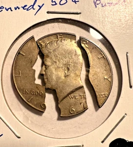 Unique / JFK 1967 Kennedy Half Dollar Puzzle Coin / 40% Silver Coins / B336 - Picture 1 of 5