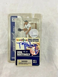 Todd McFarlane Signed !! - 3 inch - DON MATTINGLY - Yankees - 2005 - Toys R Us - Picture 1 of 5
