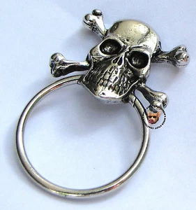 SKULL AND CROSS BONES PIN WITH SUNGLASS HOLDER ** MADE IN USA ** - Picture 1 of 3
