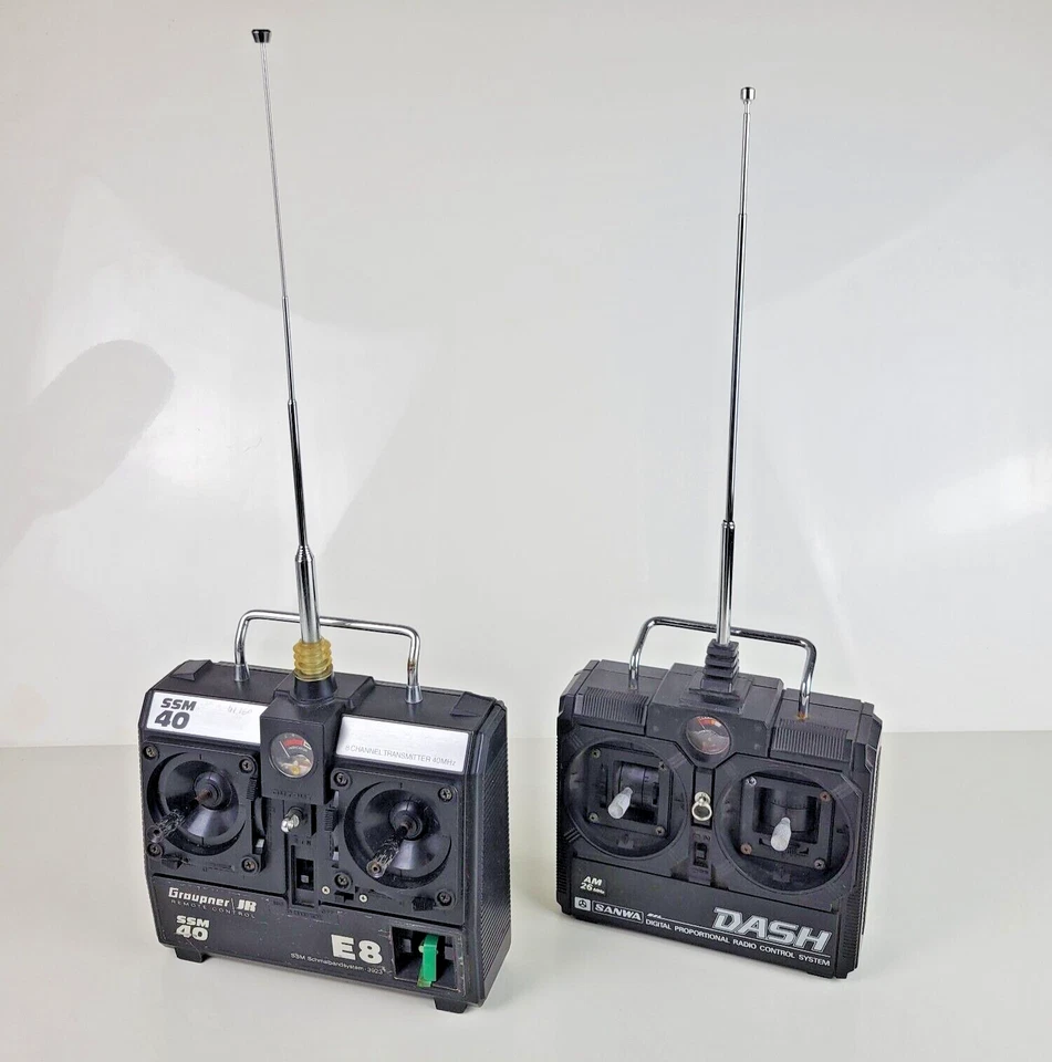 Graupner JR SSM40 E8 RC 8 Channel Transmetter 40 MHz Vtg et SANWA Dash AM 26 MHz - Photo 1/4