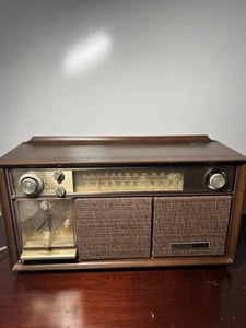 General Electric Dual Speaker Tube Clock Radio C1550A - Picture 1 of 11