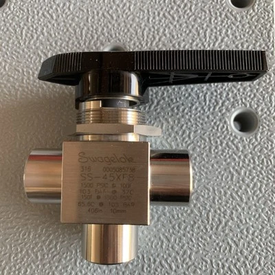 New Swagelok SS-45XF8 Stainless Steel 1-Piece 40 Series 3-Way Ball Valve 1/2 NPT - Image 1 of 3