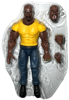 Boneco Marvel Legends Luke Cage 6" Defenders Powerman 85º Aniversário - Imagem 1 de 4